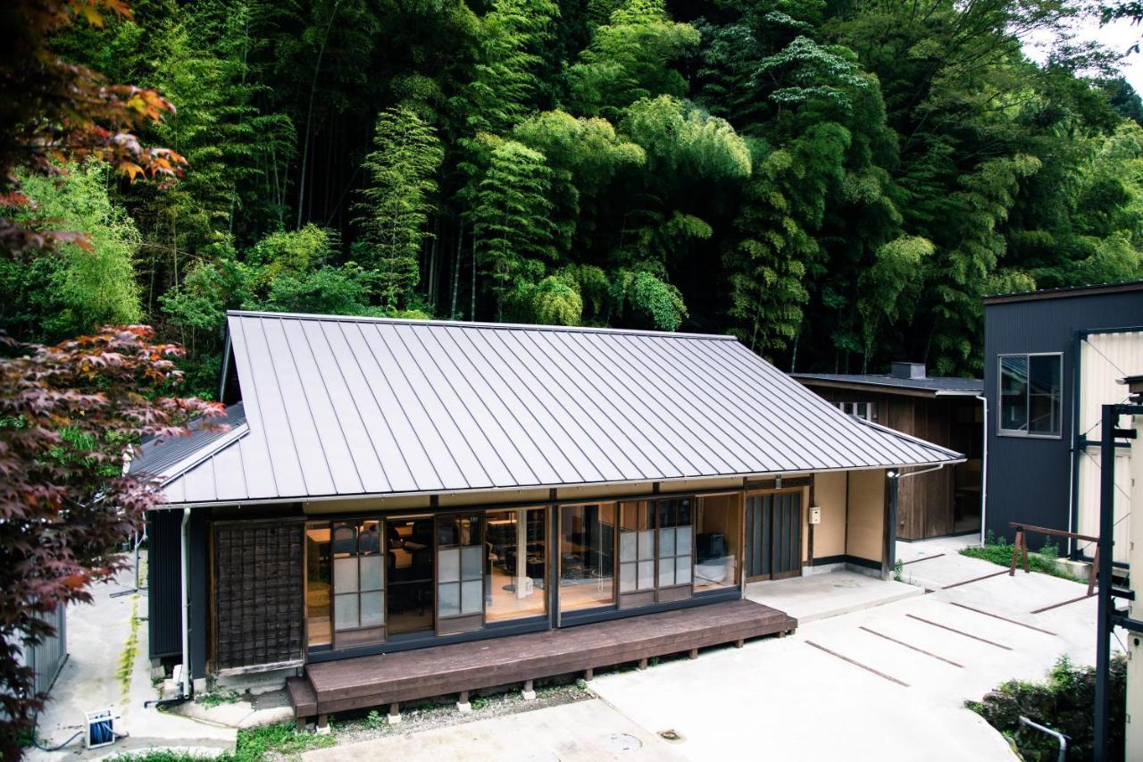 山の中の一棟貸切宿 五番地 Nambu (Yamanashi) Exteriör bild