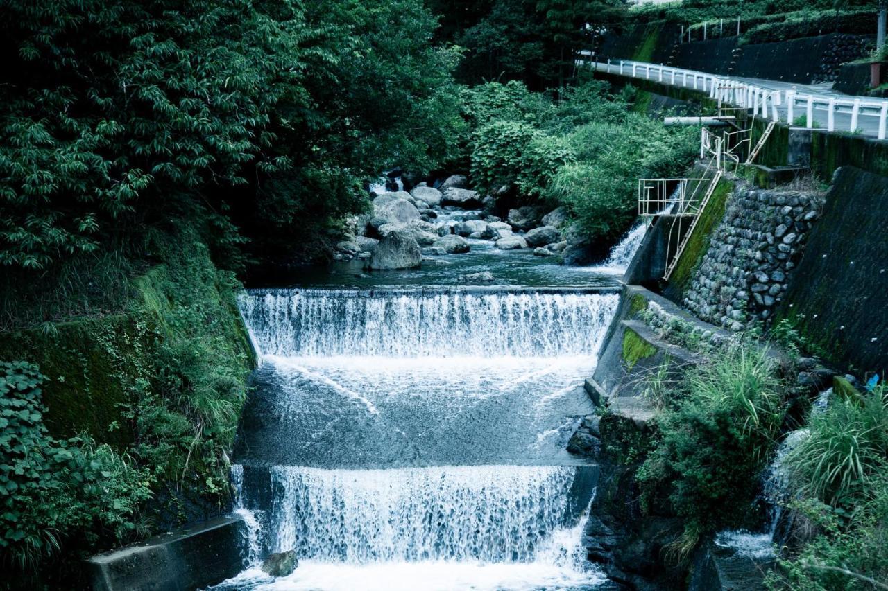 山の中の一棟貸切宿 五番地 Nambu (Yamanashi) Exteriör bild
