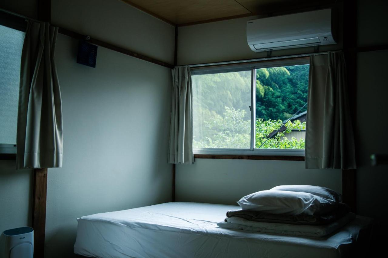 山の中の一棟貸切宿 五番地 Nambu (Yamanashi) Exteriör bild
