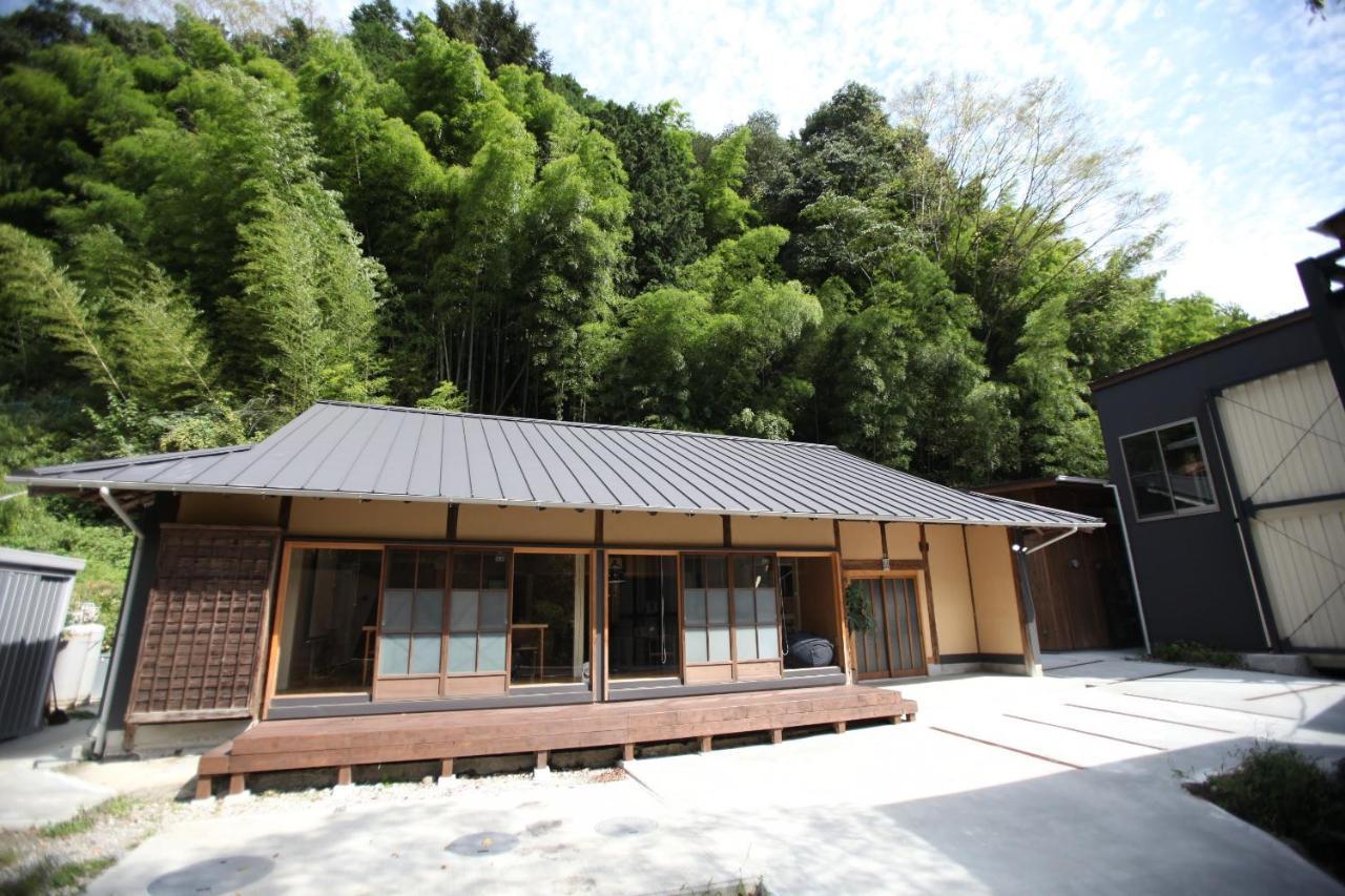 山の中の一棟貸切宿 五番地 Nambu (Yamanashi) Exteriör bild